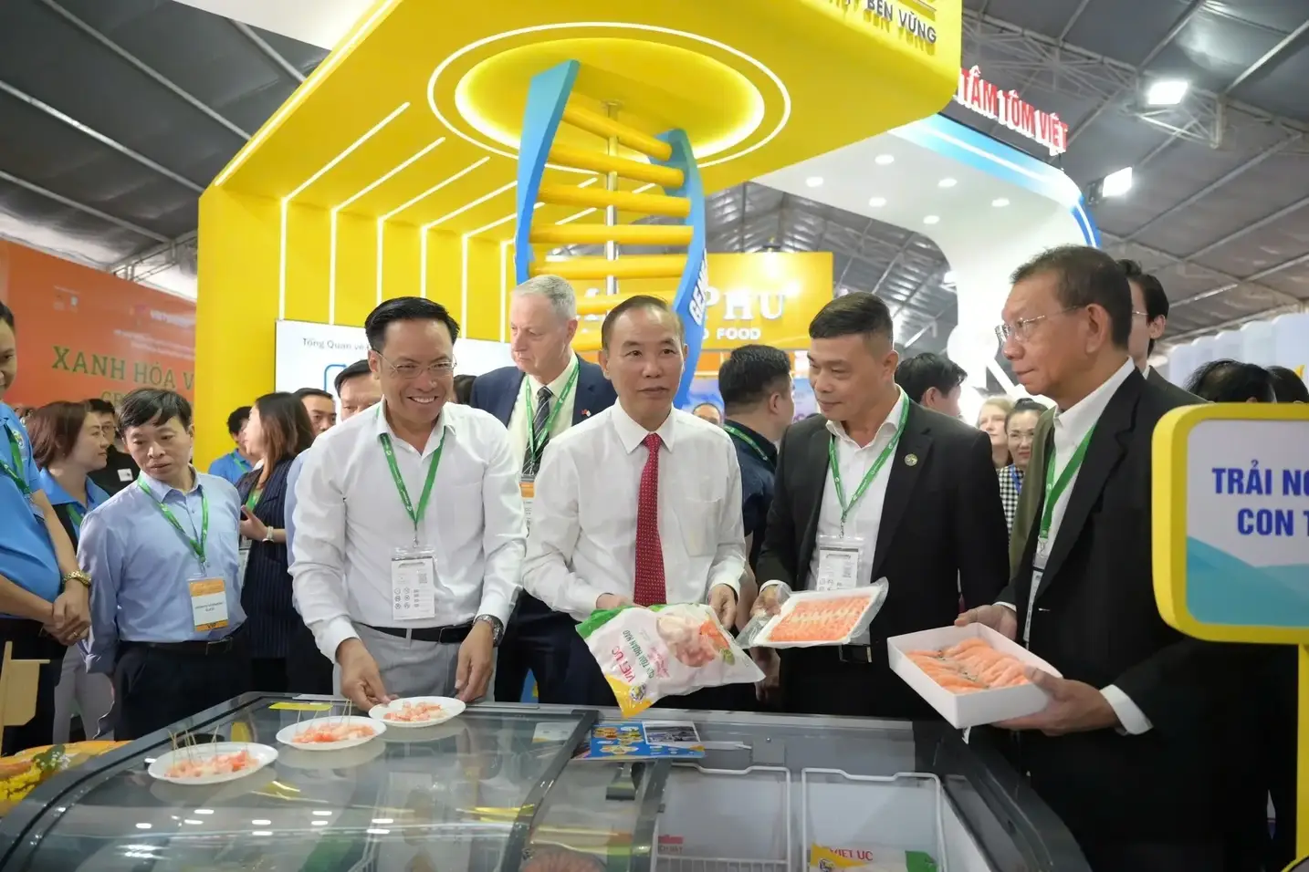 VIETSHRIMP 2025: Diễn đàn quốc tế hàng đầu cho ngành tôm Việt Nam 5 cong-ty-minh-phu-gioi-thieu-cong-nghe-che-bien-xanh